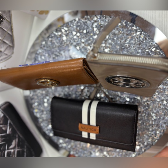 MK Wallet,Tory wallet, Nautica Wallet all in EUC - Picture 8 of 12